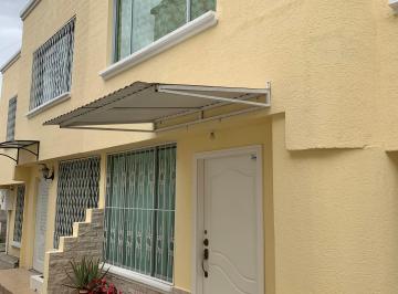 Casa de 3 habitaciones, Quito · Vendo Casa Marianitas de Calderón