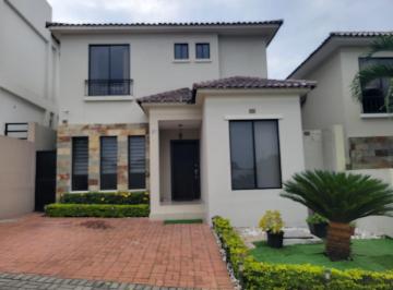 Casa de 3 habitaciones, Guayaquil · Vendo Casa en Vía a La Costa, Urbanización Porto Alegre - Mariuxi Rugel