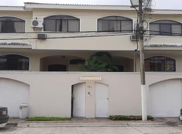 Casa de 4 habitaciones, Guayaquil · Casa Tipo Duplex en Venta, Sector La Puntilla
