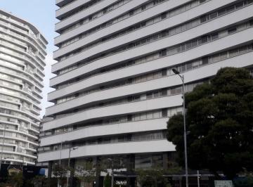 Oficina comercial de 7 habitaciones, Quito · Re/max Futuro Arrienda Oficina Full Amoblada 160 m², Nnuu, Edificio Metropolitan