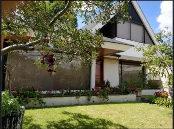 Casa de 5 habitaciones, Quito · Linda Casa de Venta en Cumbaya Sector Universidad San Francisco