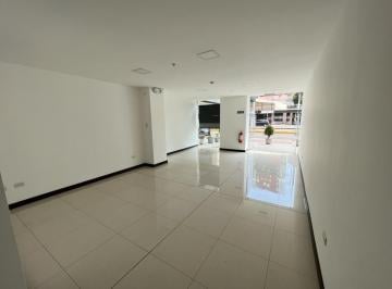 Local comercial · 91m² · 1 Habitación · 2 Estacionamientos · Renta Local a Estrenar Av 6 de Diciembre 92 m²