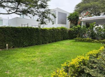 Casa · 480m² · 4 Habitaciones · 4 Estacionamientos · Venta, Urb. La Viña, Casa Estilo Moderno, Piscina, Jardín, $ Mejorado