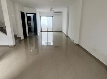 Casa de 3 habitaciones, Guayaquil · Casa en Venta en La Urb. Napoli - Vía a Salitre