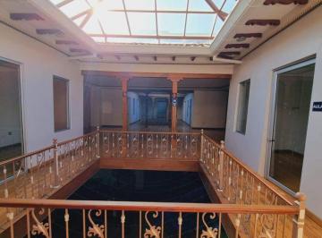 Local comercial , Cuenca · Espectacular Local Comercial en Renta