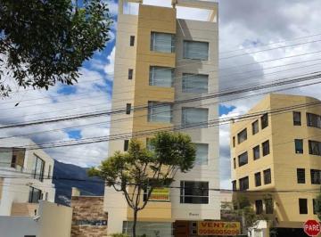 Departamento de 3 habitaciones, Quito · Hermoso Departamento por Estrenar Semiamoblado Jardines del Batán