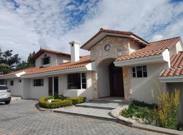 Casa de 3 habitaciones, Quito · Rento Amplia Casa de 267 m² Dentro de Urbanización en La Morita Tumbaco