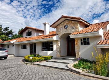 Casa de 3 habitaciones, Quito · (Na) Rento Linda Casa en Condominio Seguro en La Morita