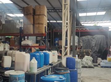 Bodega-Galpón , Guayaquil · Vendo Bodega con Oficinas Sector Via a Daule, Excelente Ubicacion