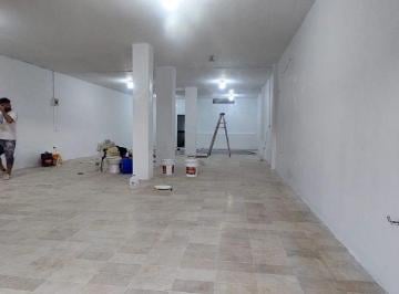 Local comercial de 1 habitación, Santo Domingo · Vía Quevedo Kl. 3.5, Sector Comercial, Arrieno Hermoso Local Comercial de 160 m², Parqueo Frontal