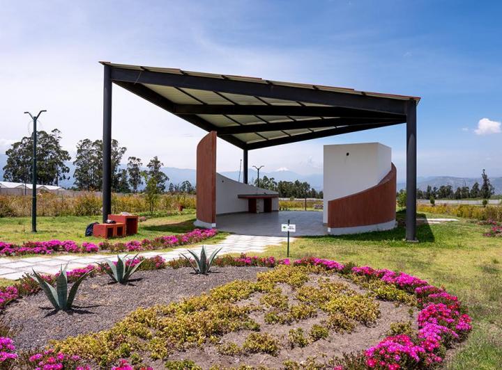 Proyecto horizontal , Quito · Lotes de Terreno en Malchingui Urbanización Paseo de Los Algarrobos