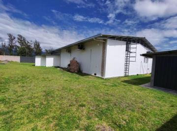 Bodega-Galpón de 4 habitaciones, Antonio Ante · Galpón Bodega de Venta Atuntaqui