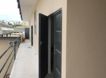 Bodega-Galpón , Guayaquil · Bodega en Alquiler 50 m², Planta Alta - en Complejo, Av Juan Tanca Marengo