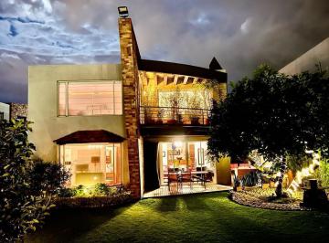 Casa de 3 habitaciones, Quito · Residencia Contemporanea Sector San Patricio - Lumbisi en Venta