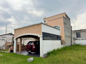 Casa de 4 habitaciones, Quito · Venta Amplia Casa con 2 Balcones Sector Conocoto