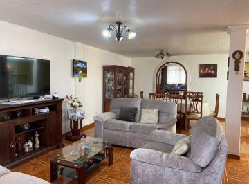 Casa de 7 habitaciones, Quito · Venta Casa de Dos Departamentos en Jardin del Valle