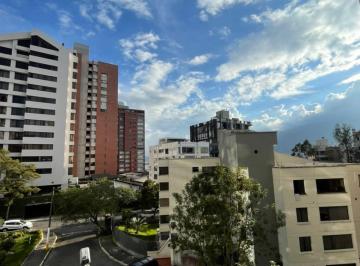 Departamento de 2 habitaciones, Quito · Departamento con Linea Blanca y Balcon