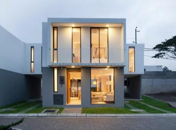 Casa · 148m² · 3 Habitaciones · 2 Estacionamientos · Vendo Casas en Hermoso Proyecto, Sector La Morita, Tumbaco.