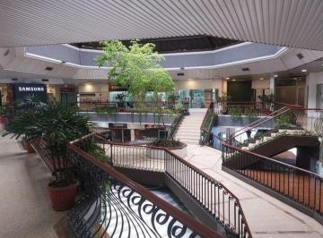 Local comercial de 1 habitación, Guayaquil · Local Comercial en Venta en Urdesa Guayaquil Dentro del Centro Comercial Plaza Triangulo