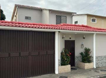 Casa de 3 habitaciones, Guayaquil · Casa en Venta, Samanes 6