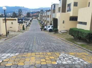 Casa de 3 habitaciones, Quito · Venta Casa Cerca Autopista Valle de Los Chillos