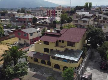 Casa de 12 habitaciones, Quito · Casa Comercial en Venta a 2 Cuadras de La Av Calderón Sangolquí
