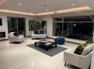 Departamento de 3 habitaciones, Quito · En Venta Hermoso y Amplio Departamento Calle Bossano 3 Dorm.