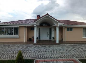 Hacienda-Quinta de 3 habitaciones, Quito · Quinta en Una Sola Planta, con Piscina Valle de Los Chillos