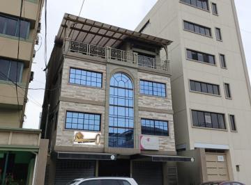 Edificio-Hotel-Fabrica de 7 habitaciones, Guayaquil · Vendo / Alquilo Edificio Rentero Kennedy con Oficinas y Locales