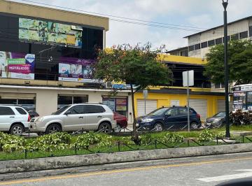 Local comercial de 9 habitaciones, Guayaquil · Oportunidad Edificio Super Rentero con 33 m de Frente