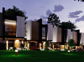 Casa · 228m² · 2 Estacionamientos · Casas en Miravalle