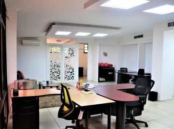 Oficina comercial , Guayaquil · Alquiler de Oficina Amoblada Urdesa Central 2do Piso con Vista a La Calle