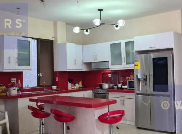 Casa · 200m² · 8 Habitaciones · 2 Estacionamientos · Venta Casa Rentera Abel Gilbert 1 / Duran (Age)