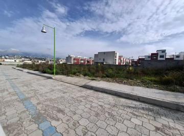 Terreno / Lote · 600m² · Vendo Amplio Terreno en Calderon de 600 m² con Servicios Básicos Norte de Quito