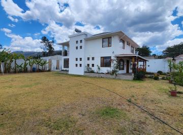 Casa de 4 habitaciones, Quito · Arriendo Casa Nayon 4 Dorm. Estudio Sala Estar Independiente Escuelas Oficinas Vivienda