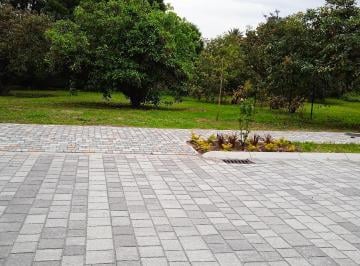 Terreno / Lote , Quito · Lindo Terreno en Urbanización Exclusiva
