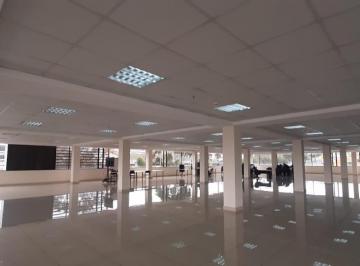 Oficina comercial · 1000m² · 1 Habitación · 8 Estacionamientos · Renta Oficinas Carcelen Industrial Informes Cbr Carla del Pino