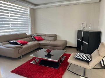 Casa · 350m² · 3 Habitaciones · 2 Estacionamientos · Casa en Venta en Tumbaco Tolachica Cerca de Ruta Viva con Jardín