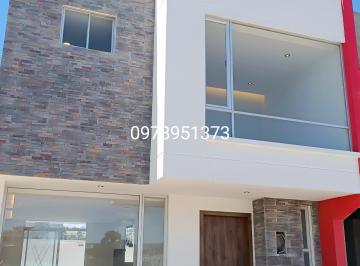 Casa de 3 habitaciones, Quito · Casas Vip/biess Calderón