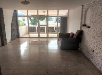 Departamento de 2 habitaciones, Guayaquil · Departamento de Alquiler en Urdesa Central, 1 Parqueo Cerrado, Piscina.