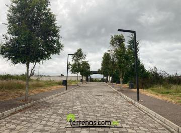 Terreno / Lote · 2000m² · Terreno de Venta en Puembo 2.000 m². Urb. Valle Montana II