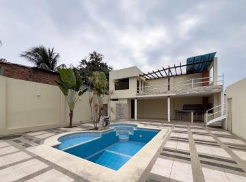 Casa · 197m² · 5 Habitaciones · 1 Estacionamiento · Vivienda de Una Casa y Piscina en Venta en Manta