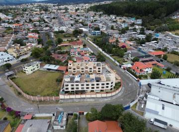 Casa · 228m² · 5 Habitaciones · 2 Estacionamientos · Casa en Venta en La Armenia, Conocoto