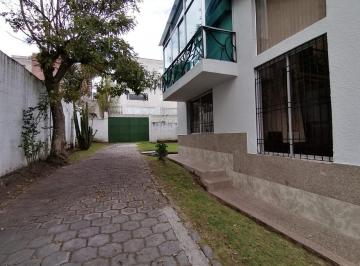 Casa de 3 habitaciones, Quito · C/ Monteserrín, Casa de 226 m² en Venta, Independiente, Terreno de 800 m²