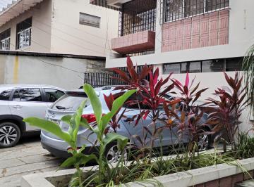 Casa de 11 habitaciones, Guayaquil · En Venta Amplia Casa Rentera o Para Oficina en Urdesa