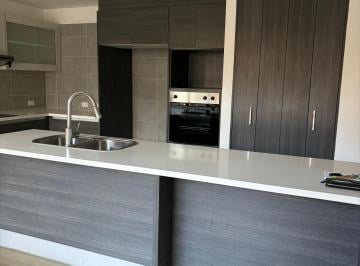Departamento de 2 habitaciones, Quito · Vendo Bonito Dept Calle Gonnesiat Una Cuadra de La G Suárez Dos Dorm $ Dólares