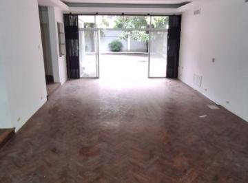 Casa de 6 habitaciones, Guayaquil · Venta Urdesa Propiedad con Calle con Uso de Suelo Comercial Ubicación Muy Buena