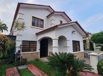Casa de 4 habitaciones, Guayaquil · En Venta Lujosa y Moderna Casa de Oportunidad en Ciudad Celeste, Vía Samborondon