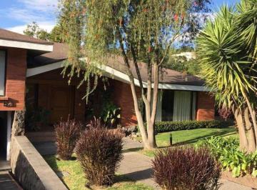 FACHADA · Cumbayá, Vendo, Casa Lineal, en Excelente Urbanizacion, Sector Pillagua, Piscina y Amplio Jardín