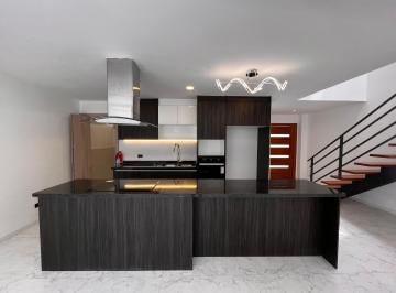 Casa · 284m² · 3 Habitaciones · 2 Estacionamientos · Casas Modernas de Arriendo en Cumbaya Sector El Nacional